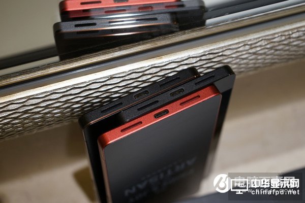 堅(jiān)果Pro和360手機(jī)N5對(duì)比評(píng)測(cè)：哪個(gè)好？Pro/N5誰更值得買？