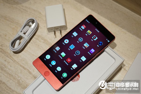 堅(jiān)果Pro和360手機(jī)N5對(duì)比評(píng)測(cè)：哪個(gè)好？Pro/N5誰更值得買？