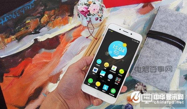 堅(jiān)果Pro和360手機(jī)N5對(duì)比評(píng)測(cè)：哪個(gè)好？Pro/N5誰更值得買？